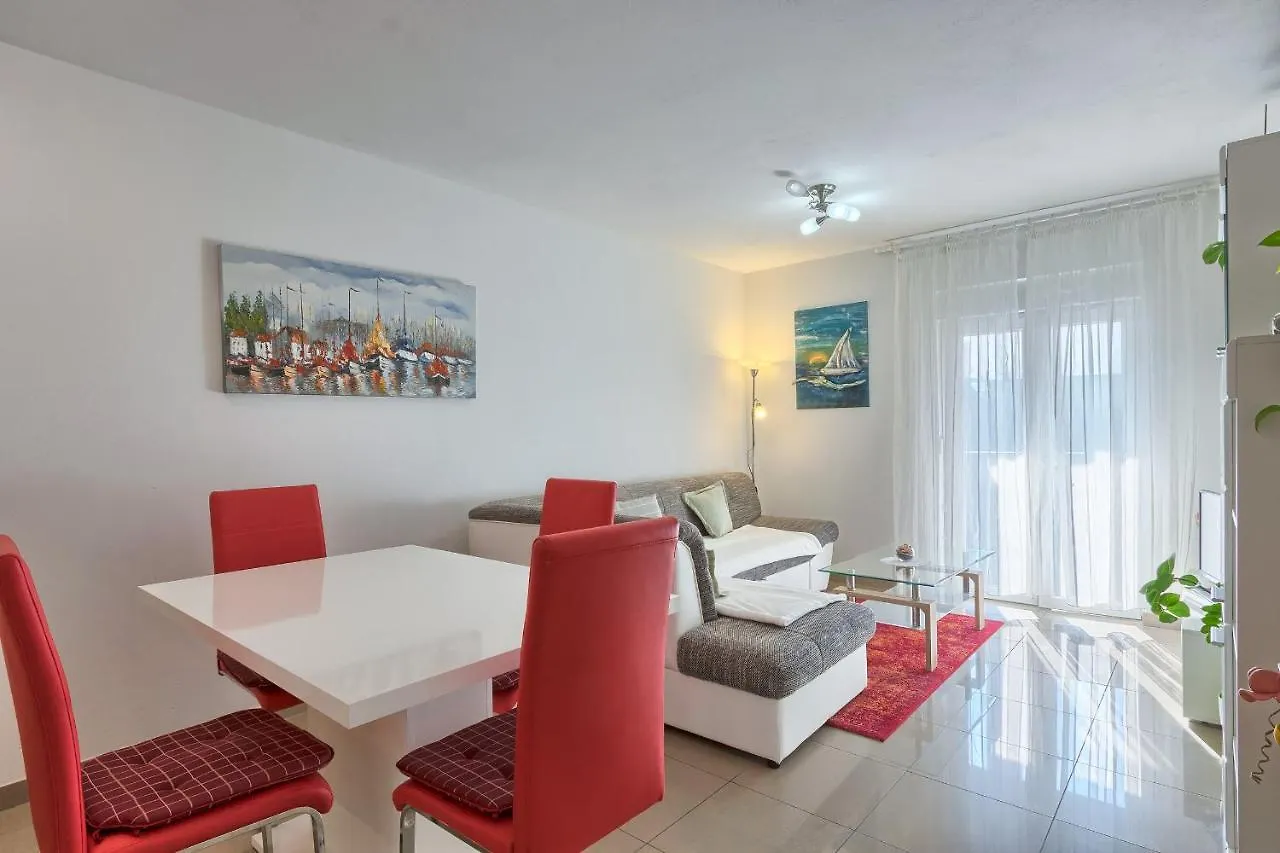 Alen Apartment Pula 0*,  Croatia