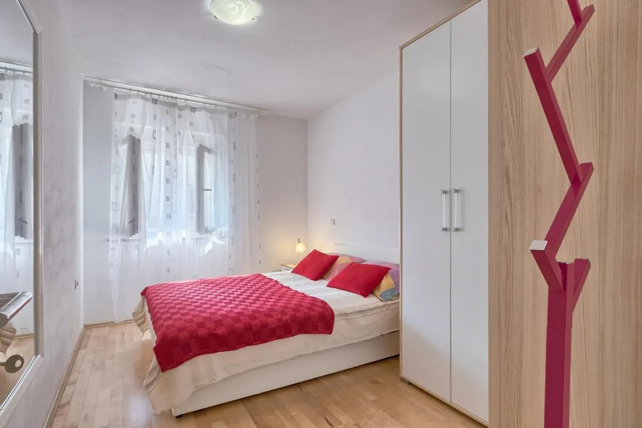 Alen Apartment Pula Croatia